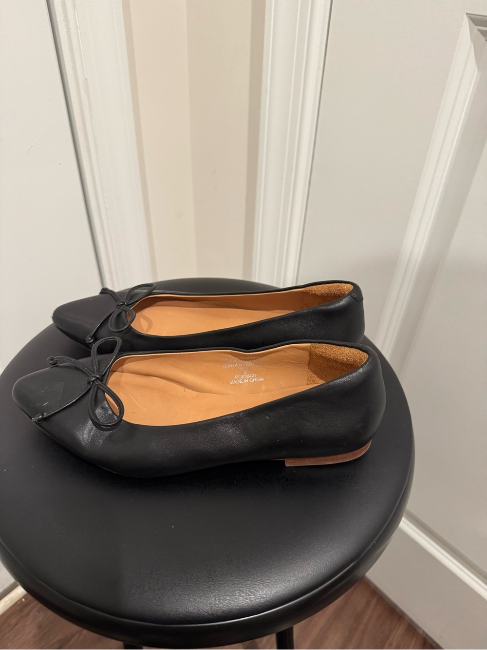 Quince Black Leather Ballet Flats with Bow size 5